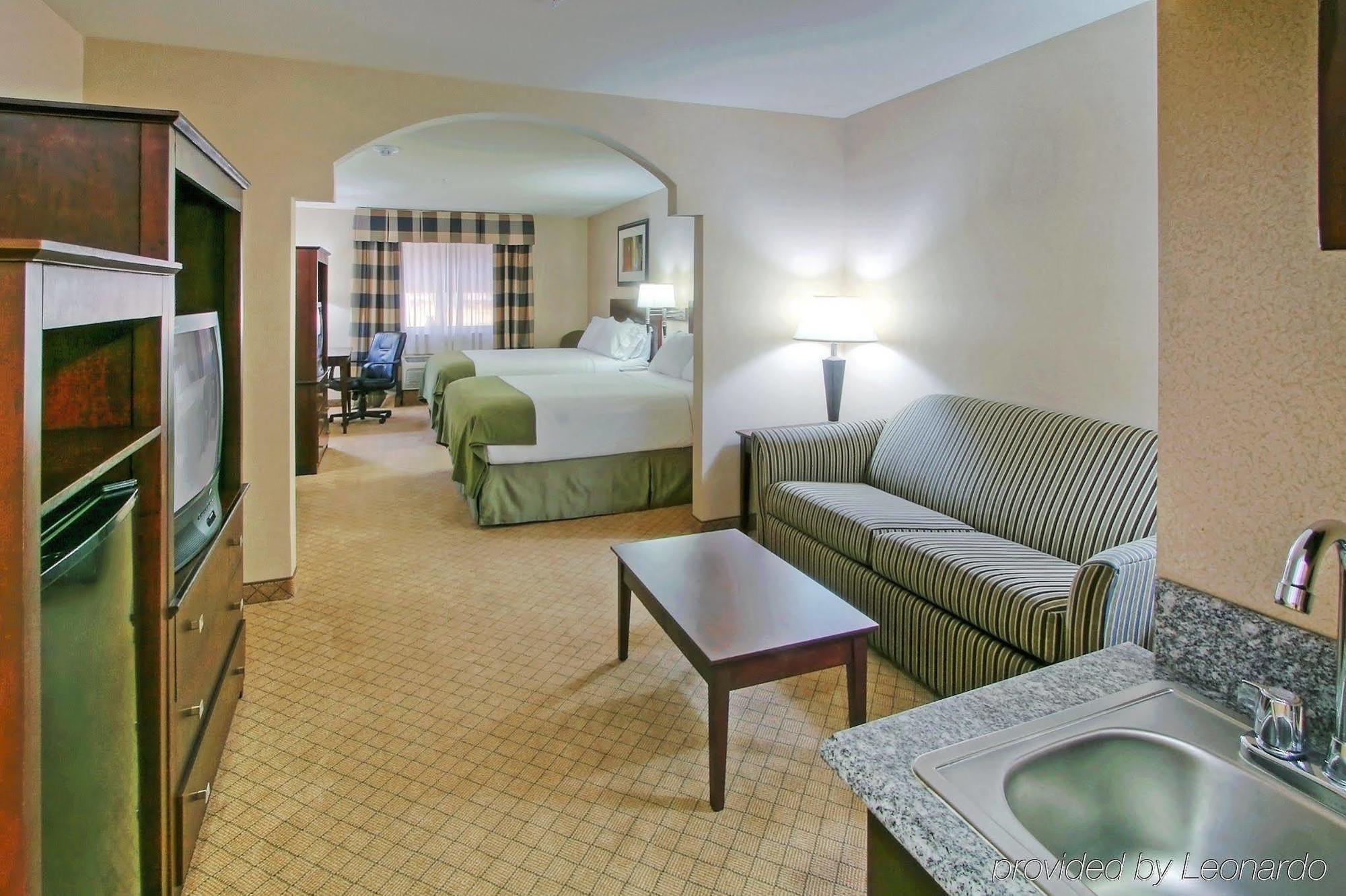 Holiday Inn Express & Suites Portales By Ihg Habitación foto